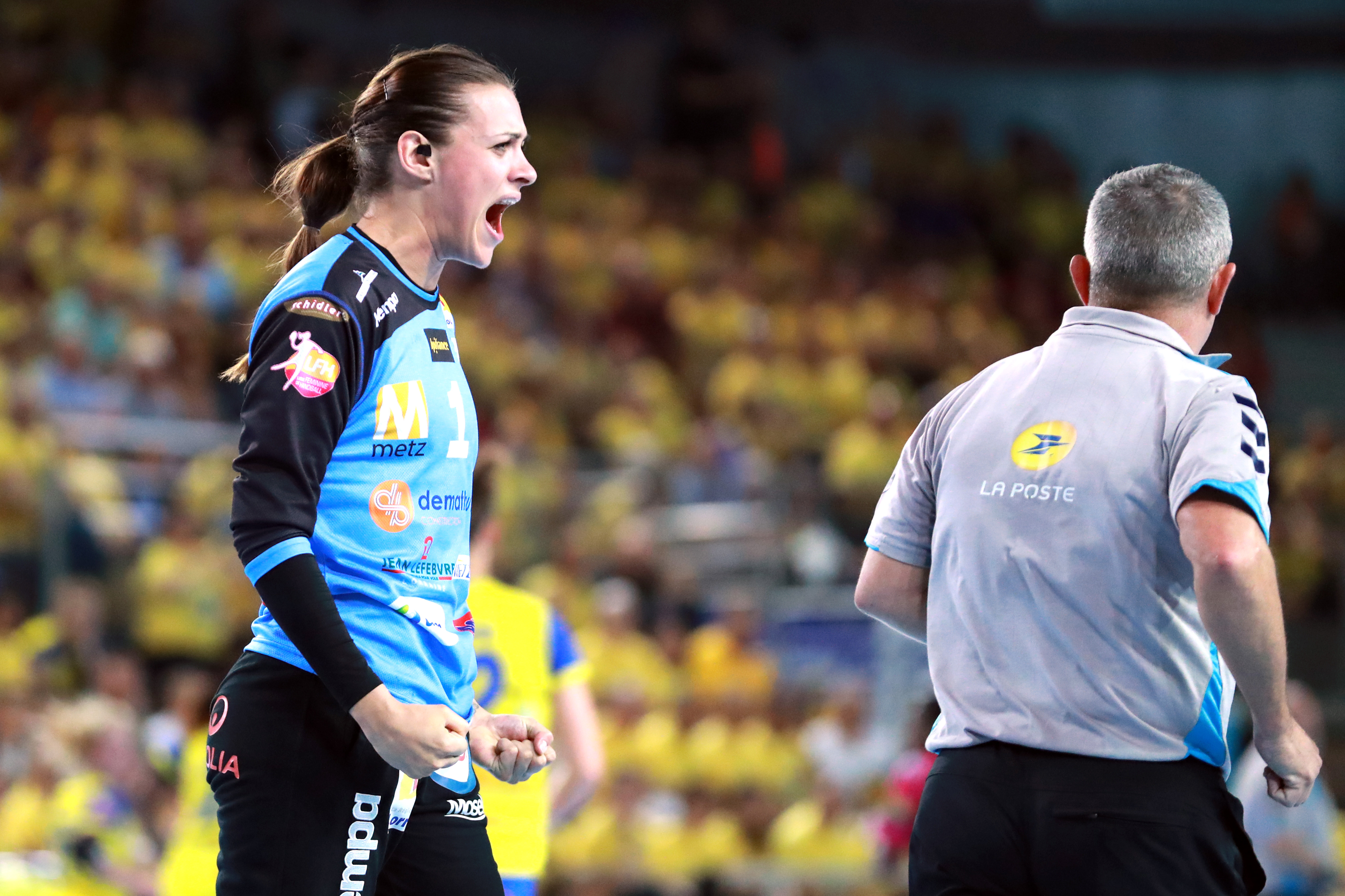 La rage de vaincre de Laura Glauser (Metz HB) lors de la finale des playoffs 2015-2016 face à Fleury, peu avant le titre