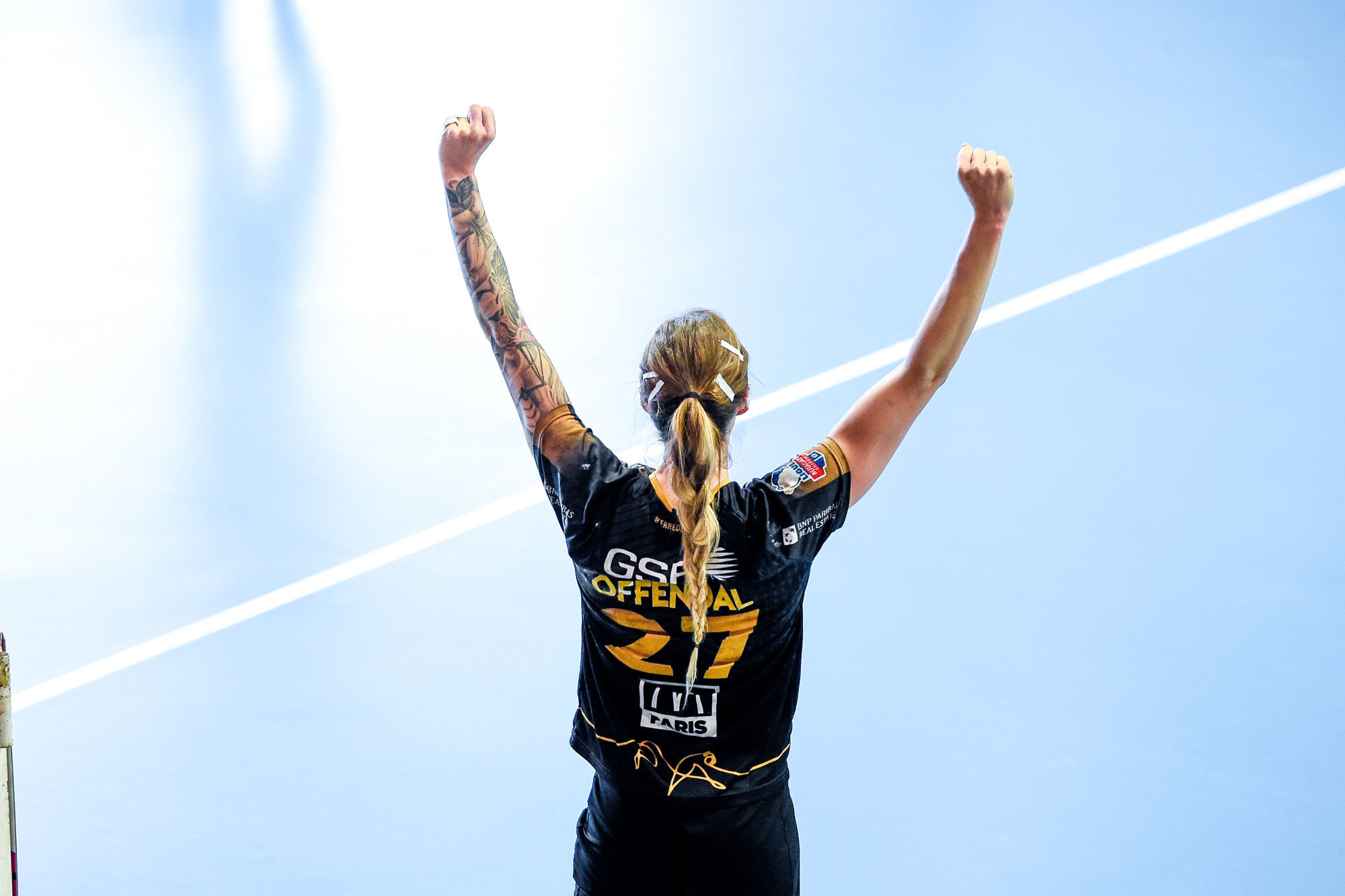 Nadia OFFENDAL of Paris 92 celebrates during the Ligue Butagaz Energie match between Chambray and Paris 92 on May 8, 2021 in Chambray-les-Tours, France. (Photo by Hugo Pfeiffer/Icon Sport) - Nadia OFFENDAL - Gymnase de la Fontaine Blanche - Chambray-les-Tours (France)