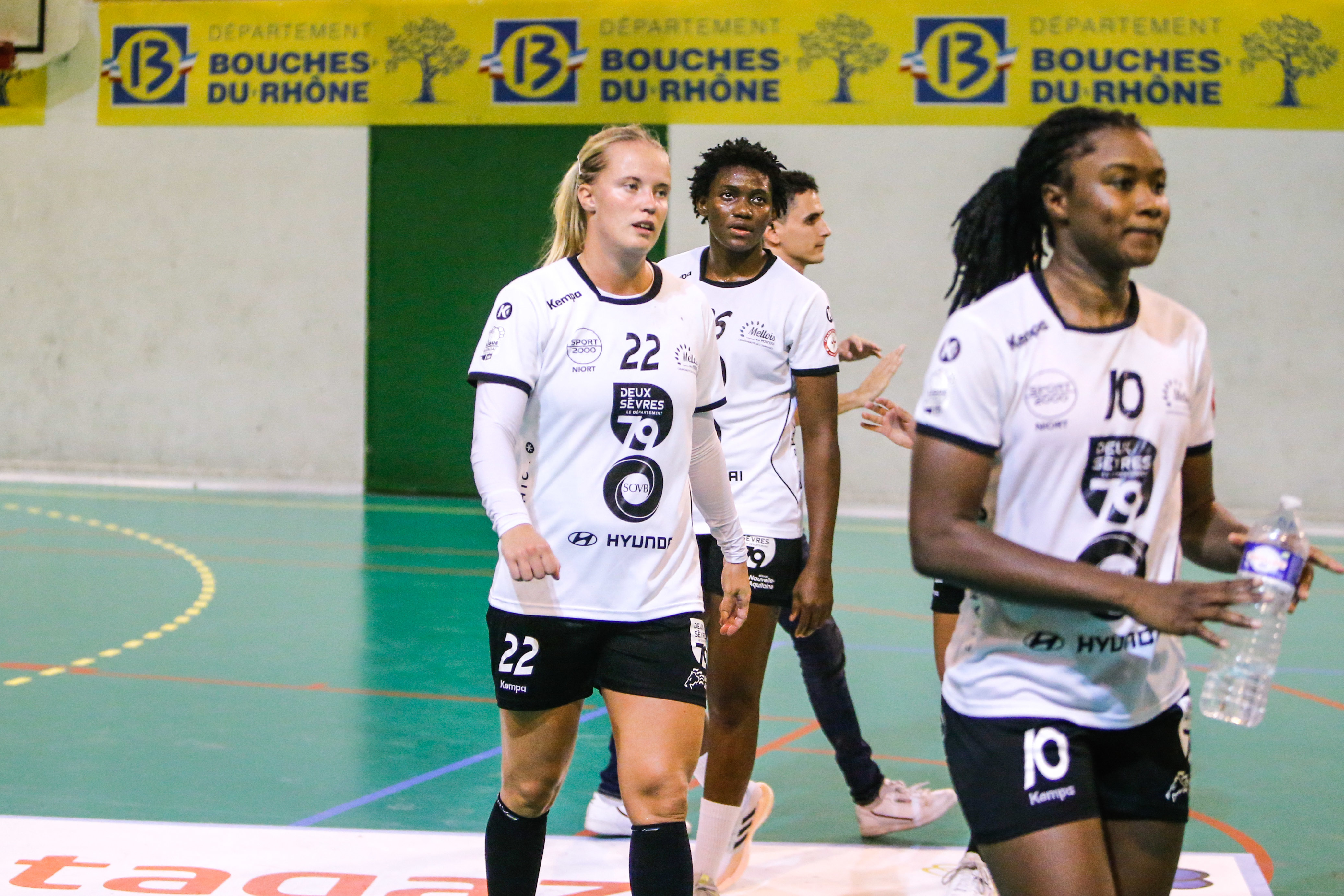 Team Celle-Sur-Belle looks dejected during the Ligue Butagaz Energie match between Plan de Cuques and Celle-sur-Belle on October 2, 2021 in Marseille, France. (Photo by Johnny Fidelin/Icon Sport)
