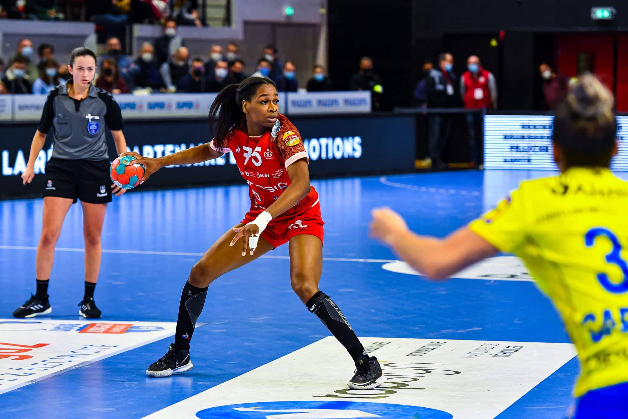 Audrey DEMBELE of Besancon during the French Ligue Butagaz Energie women’s handball match between Besancon and Metz on February 2, 2022 in Besancon, France. (Photo by Baptiste Fernandez/Icon Sport)
