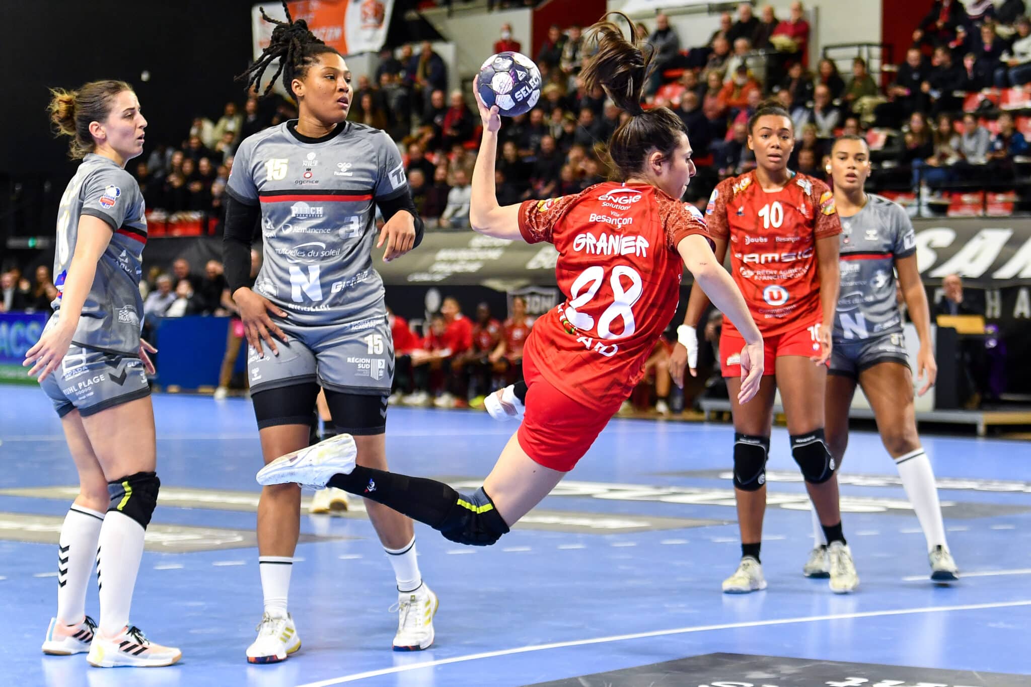 Lucie Granier s engage avec Metz jusqu en 2025 Ligue Féminine de Handball